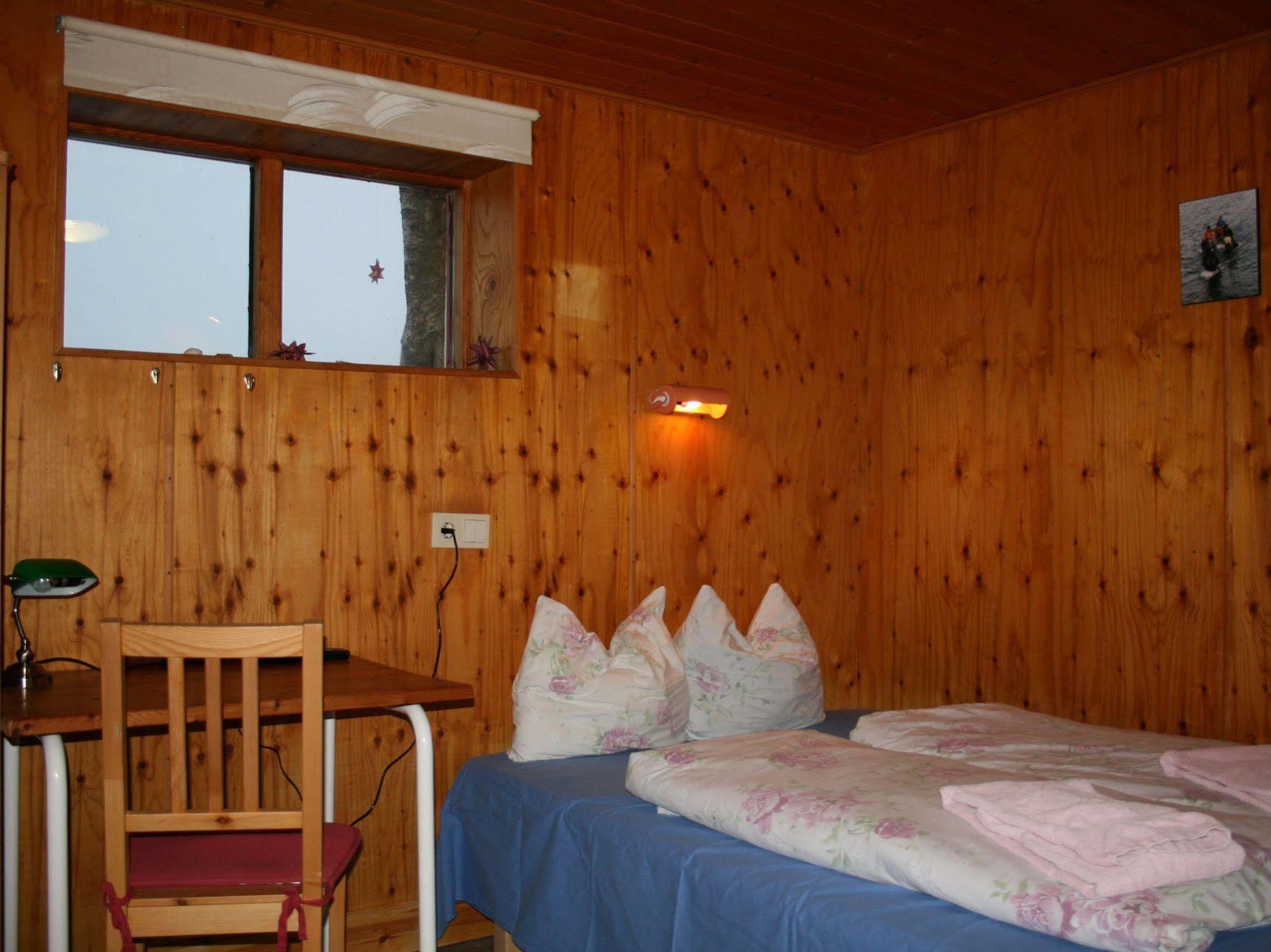 Brekkulaekur Guesthouse Hunathing Vestra Buitenkant foto